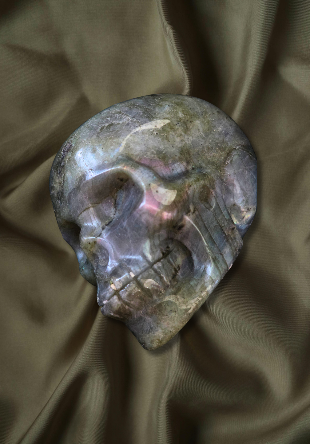 Crâne Sculpté en Quartz Rose — Pierre Naturelle Crâne Sculpté en Quartz Rose — Pierre Naturelle