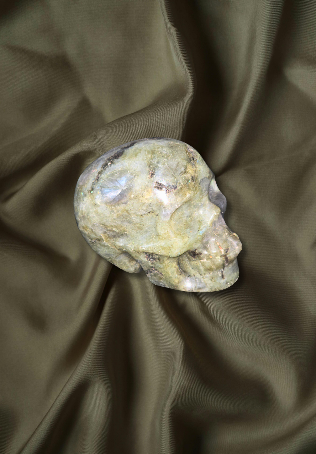 Crâne Sculpté en Quartz Rose — Pierre Naturelle Crâne Sculpté en Quartz Rose — Pierre Naturelle