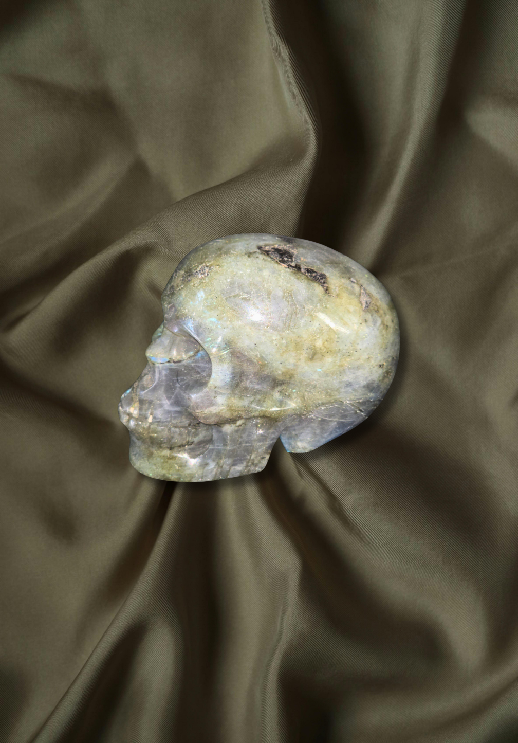 Crâne Sculpté en Quartz Rose — Pierre Naturelle Crâne Sculpté en Quartz Rose — Pierre Naturelle
