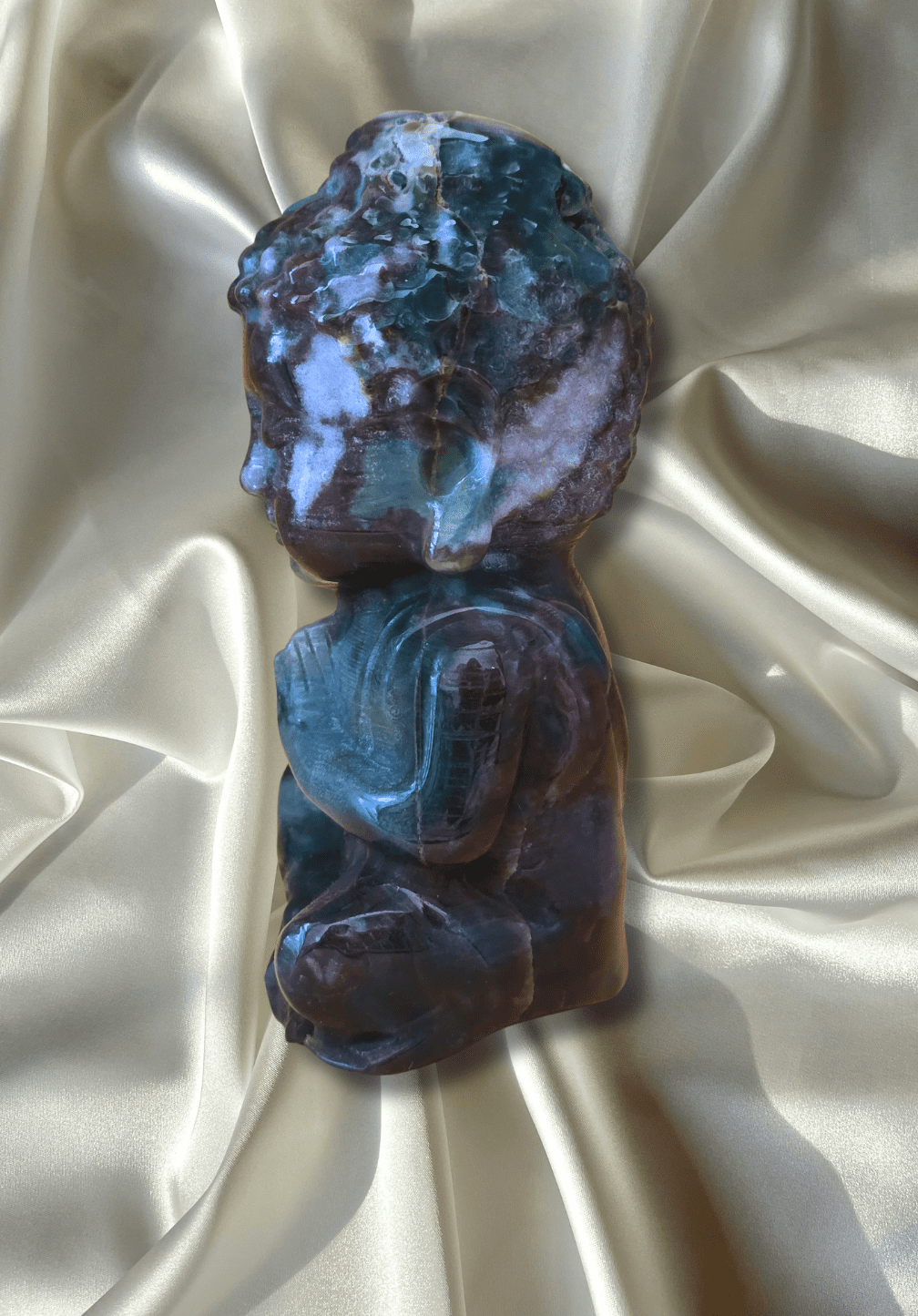 crâne sculpté en quartz rose — pierre naturelle crâne sculpté en quartz rose — pierre naturelle
