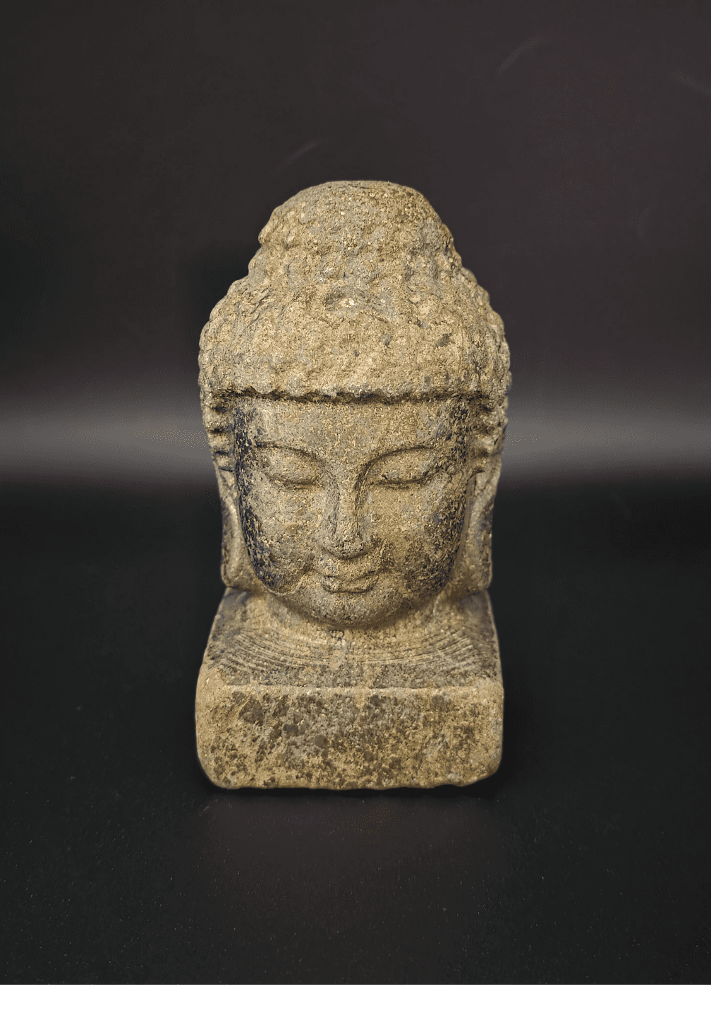 tête de bouddha sculptée en pyrite — pierre naturelle tête de bouddha sculptée en pyrite — pierre naturelle