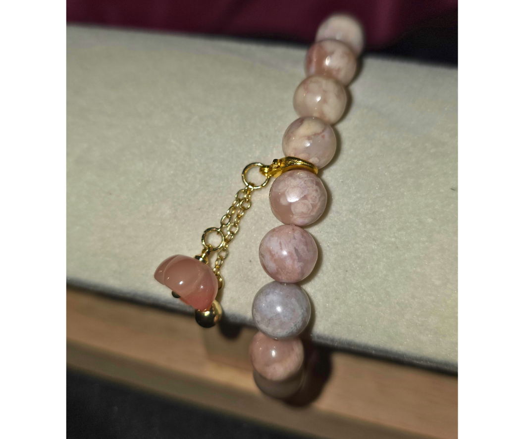 bracelet en agate fleur avec breloque quartz fraise bracelet en agate fleur avec breloque quartz fraise